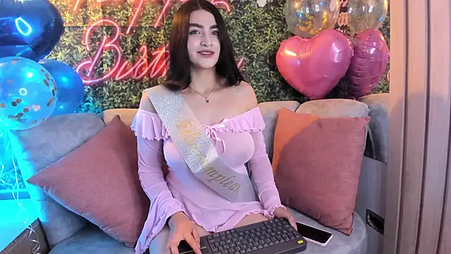 miel gomez online show from September 2025 10:20:02 PM