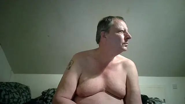 Snapshot of chubbybear2cum chatting on May 2026 11:01:04 PM chubbybear2cum online show from May 2026 11:01:04 PM