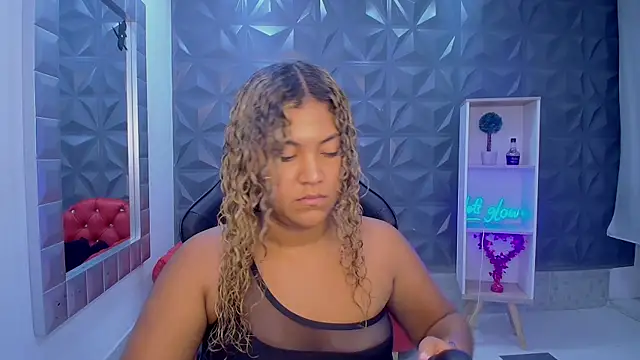 Cristal War online show from April 2026 11:13:02 PM