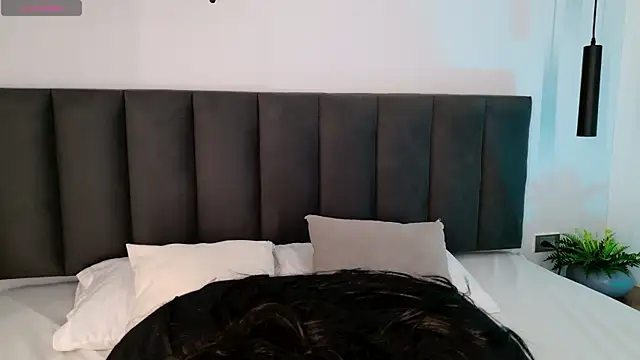 Harmonybabe  online show from December 2025 09:00:02 PM