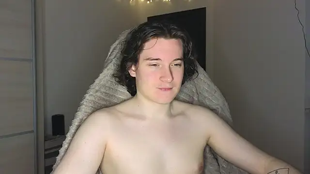 MoreRealAlex online show from November 2025 09:58:01 PM