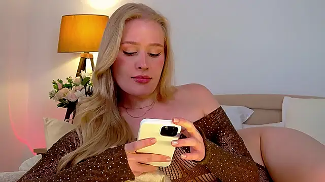 JuliaJaee online show from March 2025 08:00:02 PM