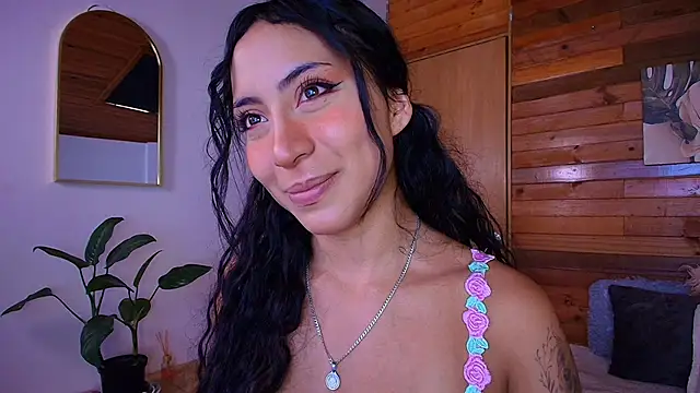 Snapshot of amber_curly chatting on May 2026 05:07:02 PM amber curly online show from May 2026 05:07:02 PM