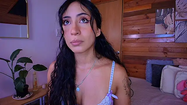 Snapshot of amber_curly chatting on May 2026 07:52:02 PM amber curly online show from May 2026 07:52:02 PM