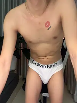 Snapshot of MinhTuanLive chatting on February 2026 06:32:01 AM MinhTuanLive online show from February 2026 06:32:01 AM