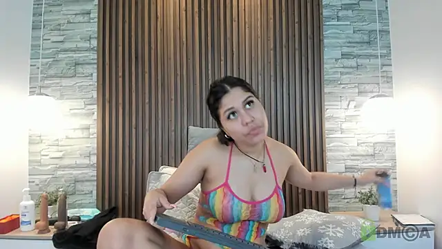 Snapshot of alannavidal chatting on January 2025 06:43:02 AM alannavidal online show from January 2025 06:43:02 AM
