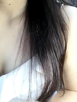 Snapshot of _Linez_ chatting on September 2025 09:09:02 PM  Linez  online show from September 2025 09:09:02 PM