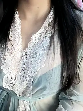 Snapshot of _Linez_ chatting on October 2025 06:31:01 PM  Linez  online show from October 2025 06:31:01 PM