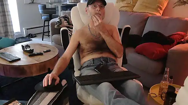 Snapshot of Towndude123 chatting on February 2025 08:57:01 PM Towndude123 online show from February 2025 08:57:01 PM