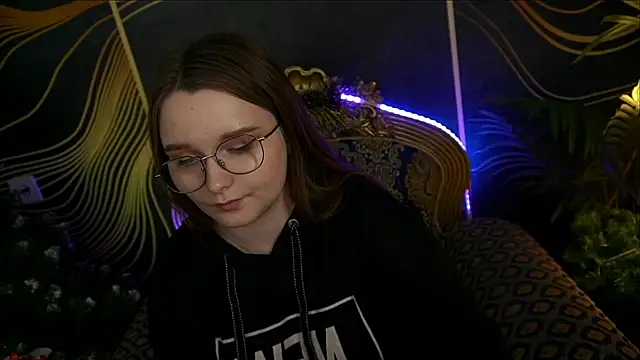 MagicPeachh  online show from January 2025 08:00:01 PM