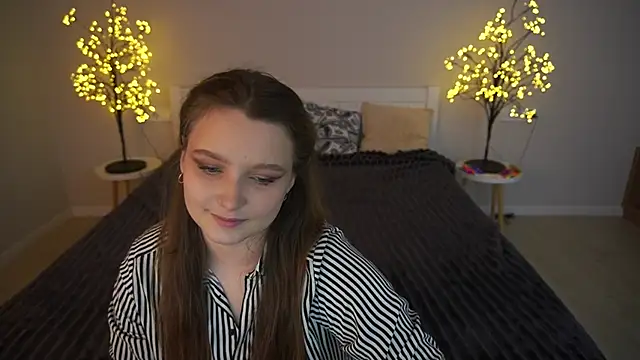 MagicPeachh  online show from December 2025 01:38:02 PM