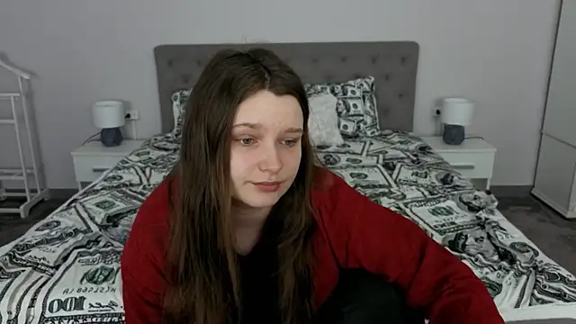 Snapshot of MagicPeachh_ chatting on May 2026 05:35:02 AM MagicPeachh online show from May 2026 05:35:02 AM