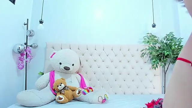 Victoria Coleman online show from December 2025 07:33:02 PM