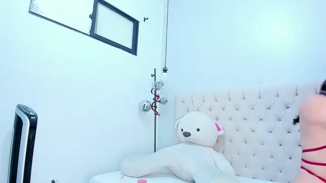 Victoria Coleman online show from April 2026 07:10:01 PM