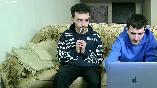 Snapshot of Barney_Tedd chatting on December 2024 03:26:02 PM Barney Tedd online show from December 2024 03:26:02 PM