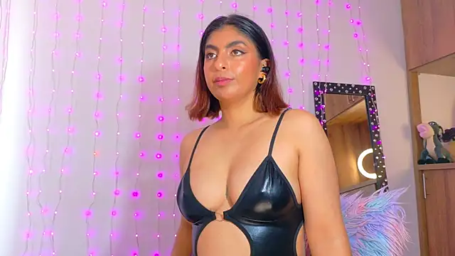 im anna  online show from December 2025 04:02:01 PM