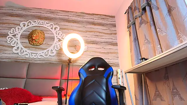 Snapshot of Bella_salvatore chatting on September 2025 02:49:02 PM Bella salvatore online show from September 2025 02:49:02 PM