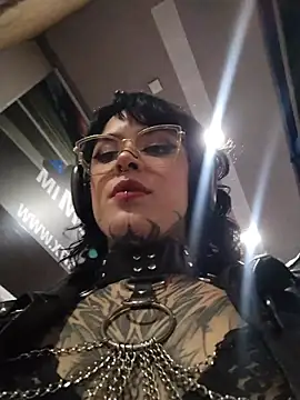 taaylor33 online show from May 2026 12:29:02 AM