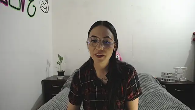 anny roberts online show from December 2024 12:00:02 AM