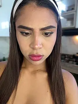 HaileyBaldwin online show from January 2025 07:35:01 PM