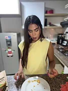 HaileyBaldwin online show from January 2025 03:36:02 AM