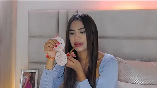 HaileyBaldwin online show from January 2025 07:27:02 PM