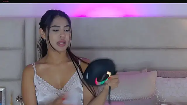 HaileyBaldwin online show from January 2025 02:14:01 AM