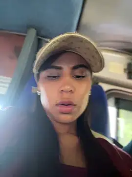 HaileyBaldwin online show from January 2025 01:22:02 PM