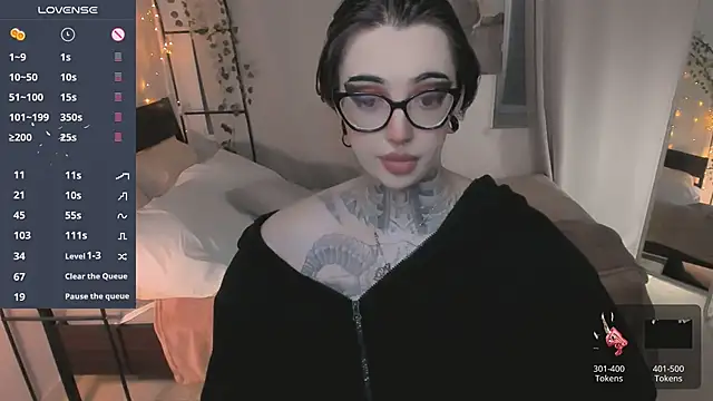 Snapshot of Dixi_Pixi_ chatting on May 2026 08:11:01 AM Dixi Pixi online show from May 2026 08:11:01 AM