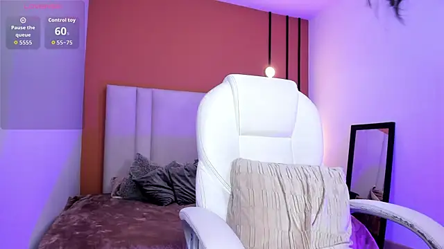 Chloe fischer  online show from December 2025 03:30:01 PM