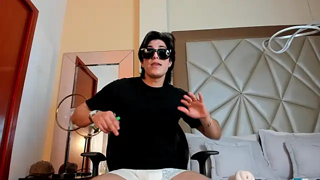 Karimferrer online show from October 2025 07:42:02 PM