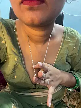 Snapshot of Spicy_sari_girl chatting on August 2026 02:36:02 AM Spicy sari girl online show from August 2026 02:36:02 AM