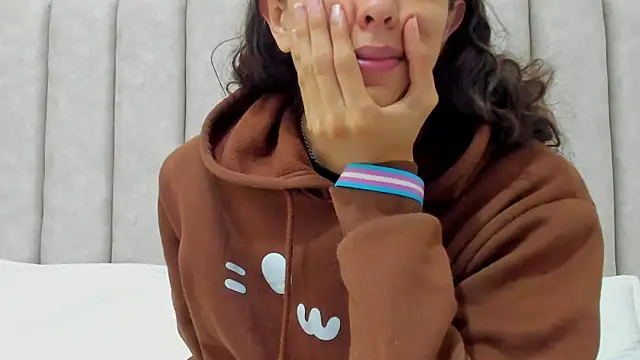 FreyaMoller online show from October 2025 07:16:01 PM