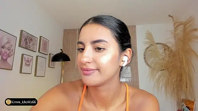 Kimm khalifa online show from February 2025 04:32:02 AM