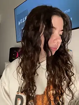 Kimi Ass online show from November 2025 01:04:02 AM