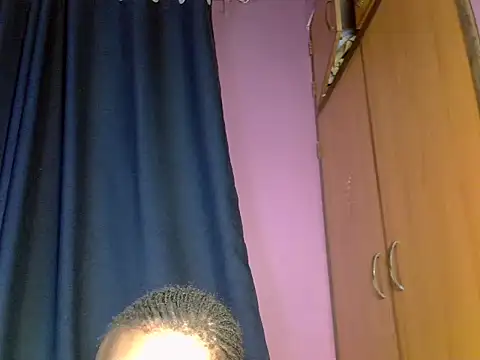 Queen petite  online show from April 2026 06:28:01 PM