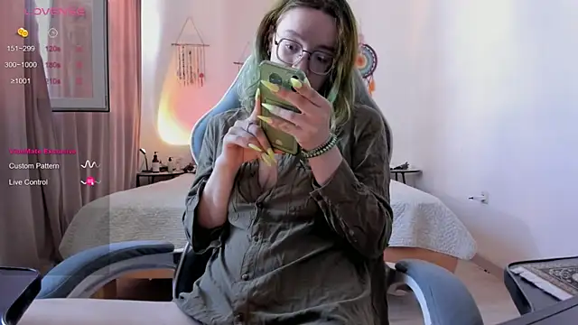 alisahug online show from August 2026 07:46:01 AM