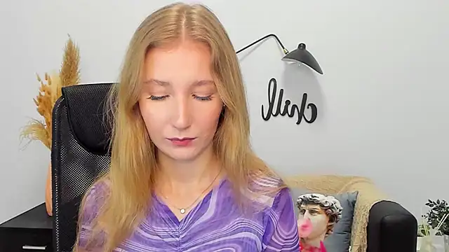 Snapshot of LolaWilsons chatting on January 2025 09:49:02 AM LolaWilsons online show from January 2025 09:49:02 AM