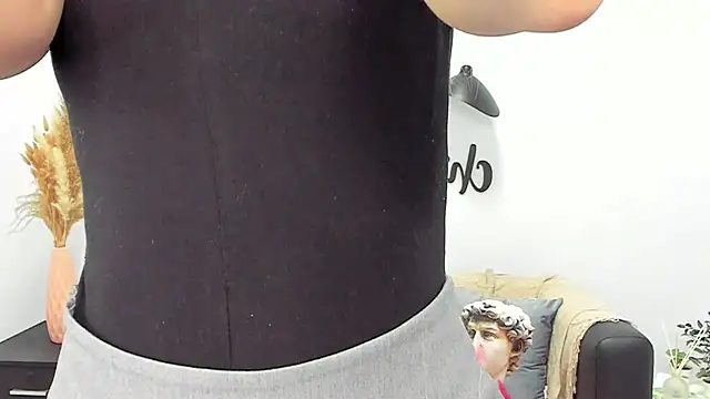 Snapshot of LolaWilsons chatting on February 2025 06:24:02 AM LolaWilsons online show from February 2025 06:24:02 AM