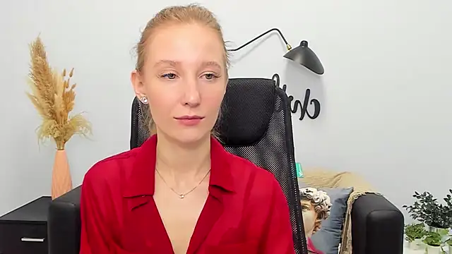 Snapshot of LolaWilsons chatting on March 2025 09:15:02 AM LolaWilsons online show from March 2025 09:15:02 AM