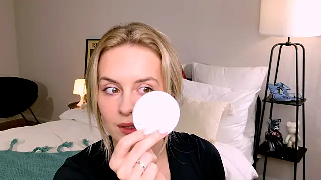 RozzitaBedberry online show from September 2025 06:14:01 AM