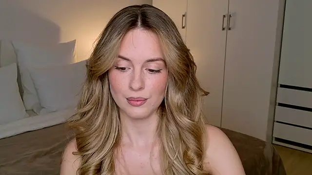 RozzitaBedberry online show from January 2026 01:04:01 PM