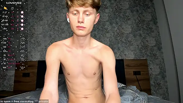 Snapshot of christian_di0r chatting on March 2025 03:17:02 PM christian di0r online show from March 2025 03:17:02 PM