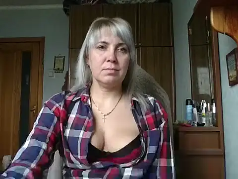 IrinaB1 online show from December 2025 11:08:01 AM