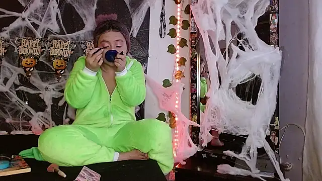 the lesbian game online show from November 2025 03:30:02 AM