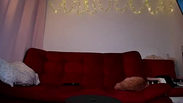 Snapshot of ohpetitemuse chatting on February 2025 07:04:02 PM ohpetitemuse online show from February 2025 07:04:02 PM