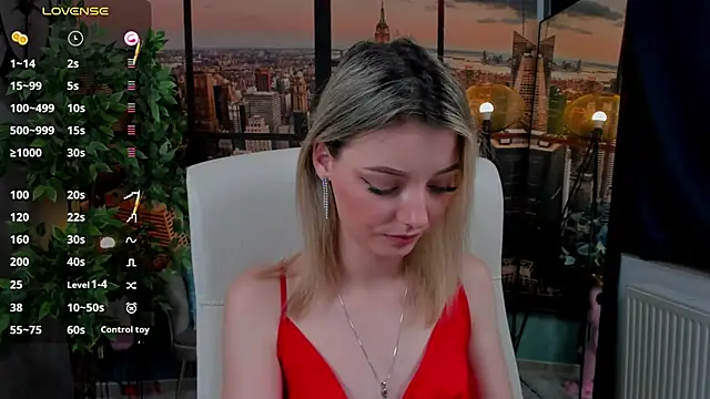 pretty little thing online show from December 2024 02:24:01 AM