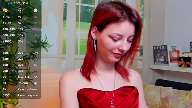 pretty little thing online show from February 2025 12:05:02 PM