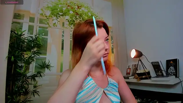 pretty little thing online show from September 2025 05:12:01 AM