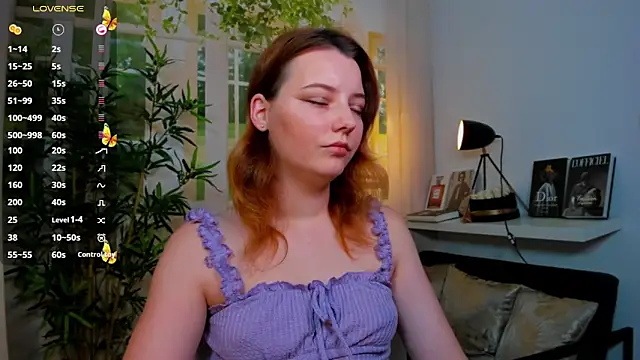 pretty little thing online show from November 2025 04:07:02 PM